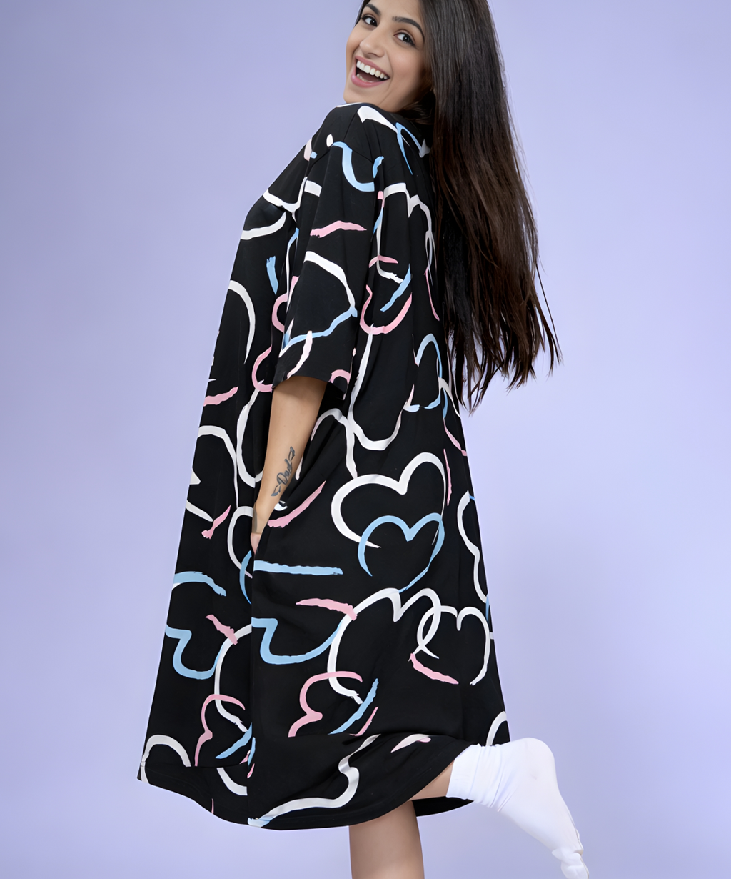 Queen of Hearts Oversized Pocket Tee